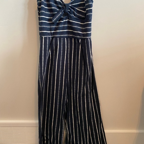 Capri length jump suit. Open tie in the front. Too small for me now - Picture 2 of 2